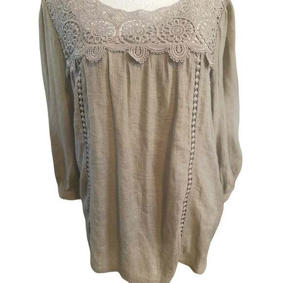 Fig and Flower Taupe Blouse with Lace‎ Yoke and Front Details Size Small - Picture 2 of 5